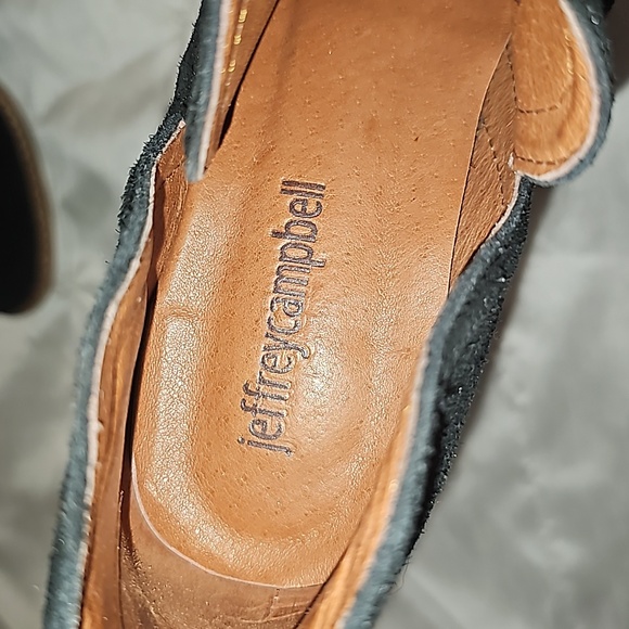 Jeffery Campbell size 6 black suede booties size 6...great condition/like new! - Picture 3 of 11